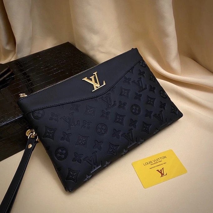 Louis Vuitton AAA Man Wallets Elegant 2948