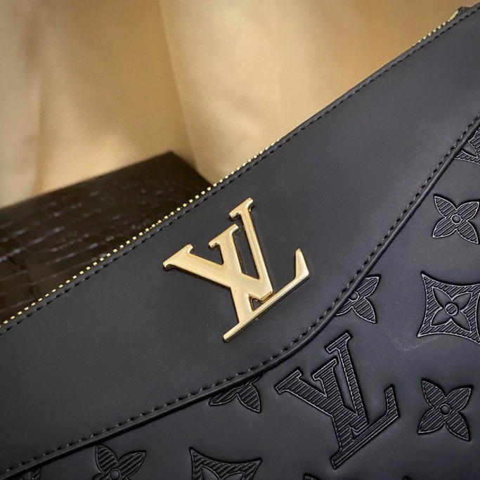 Louis Vuitton AAA Man Wallets Elegant 2948