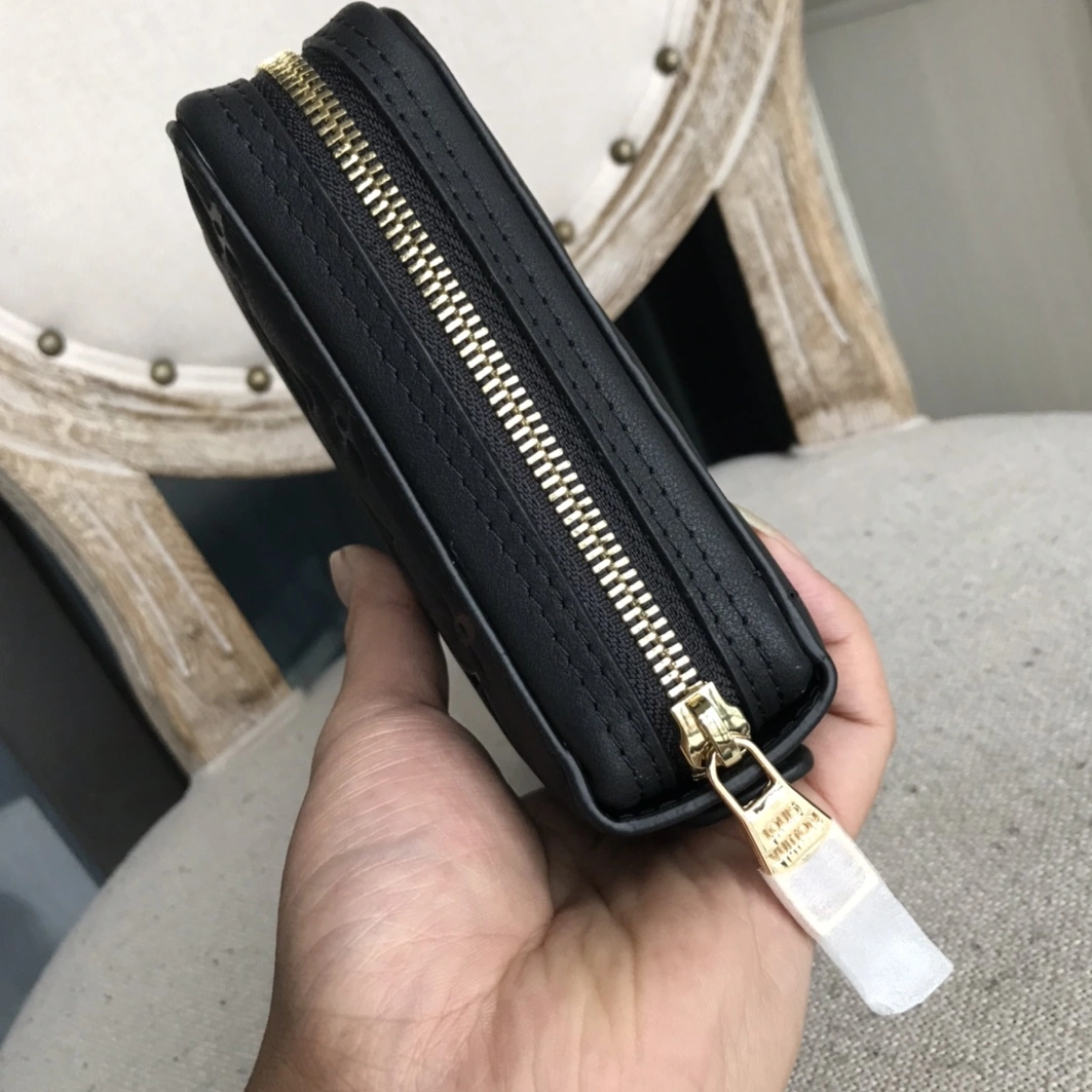Louis Vuitton AAA Man Wallets EyeCatching 3903