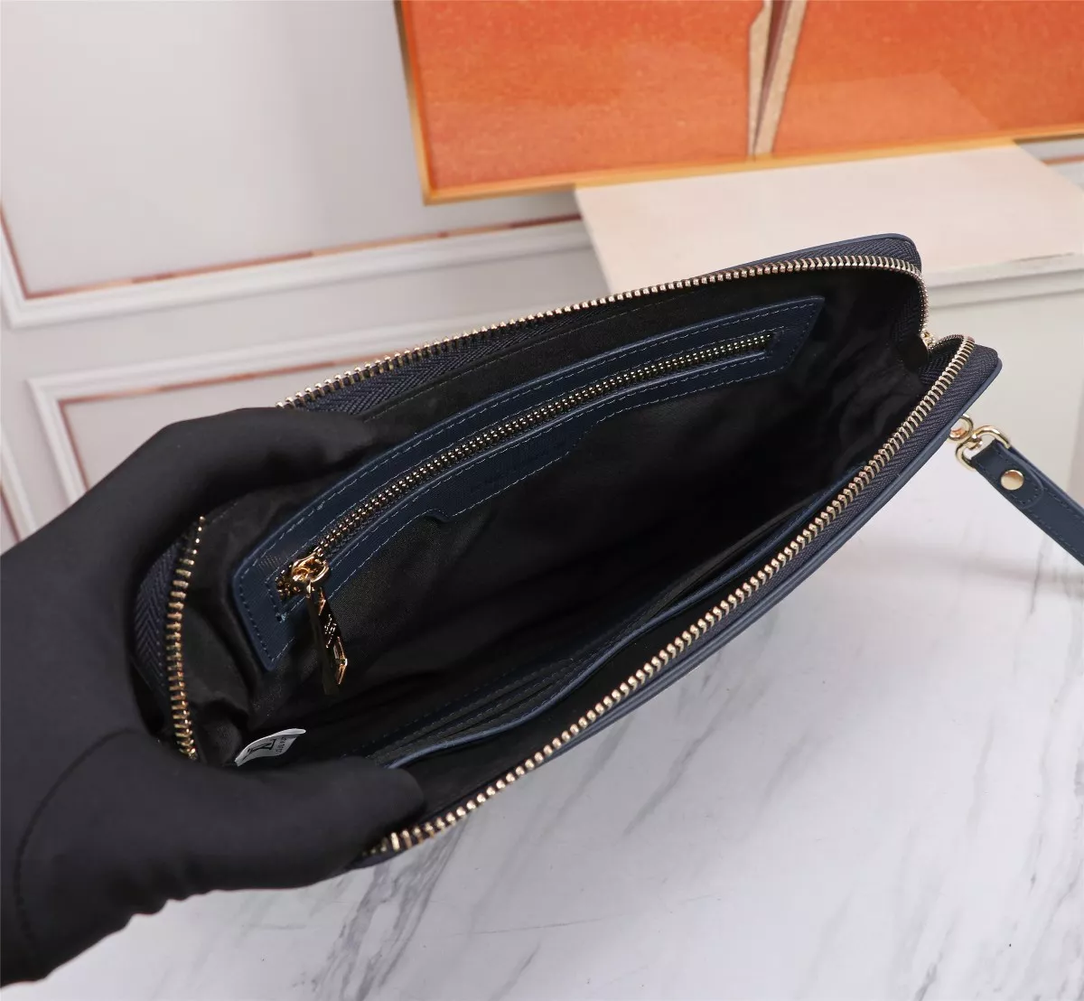 Louis Vuitton AAA Man Wallets Minimalist 2261