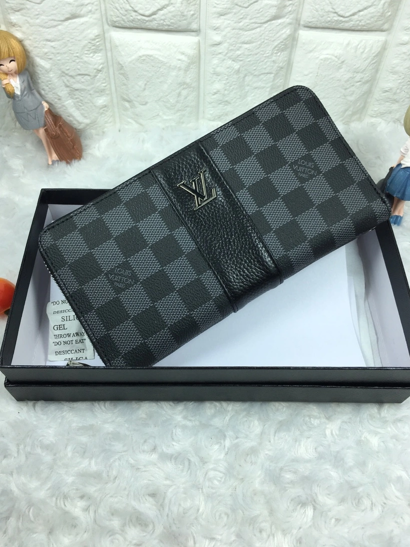 Louis Vuitton AAA Man Wallets Modern 1872