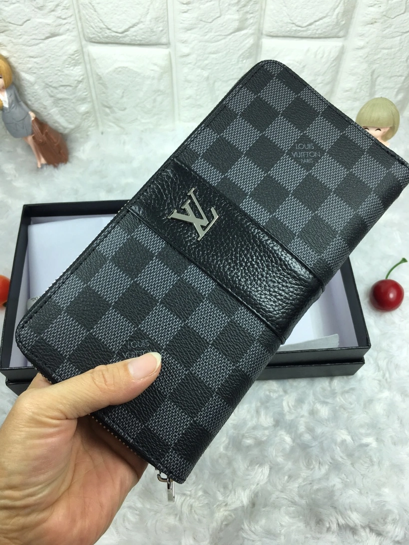 Louis Vuitton AAA Man Wallets Modern 1872