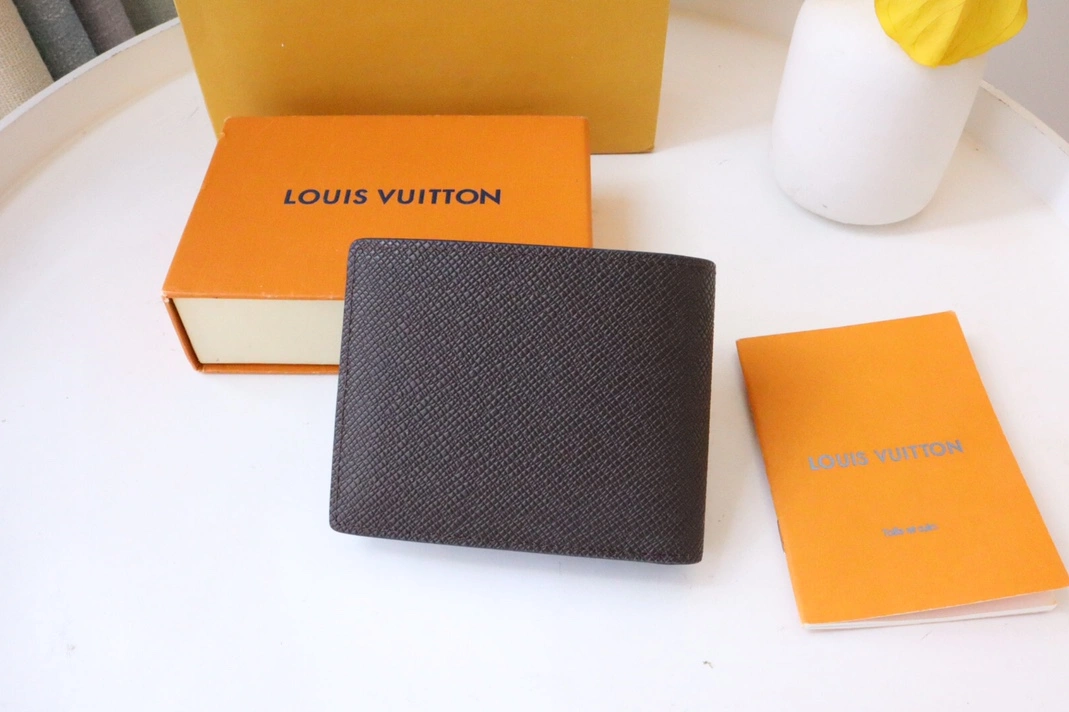 Louis Vuitton AAA Man Wallets NewStyle 6893