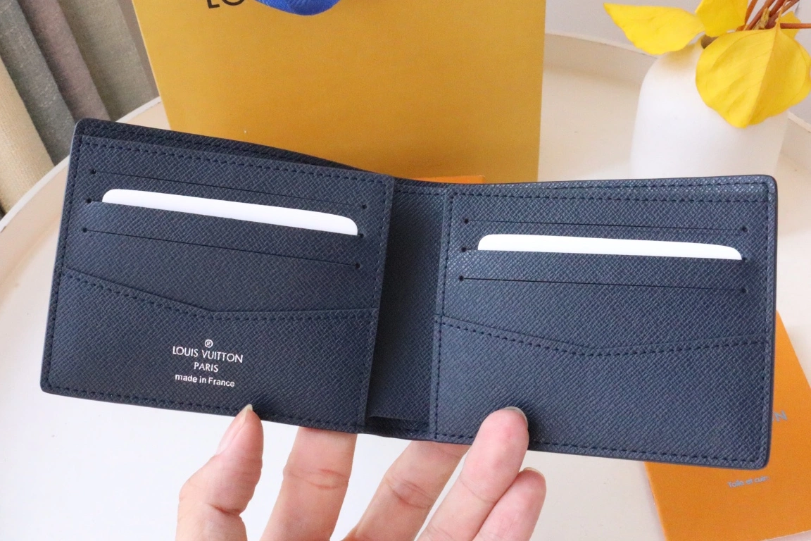 Louis Vuitton AAA Man Wallets NewStyle 6893