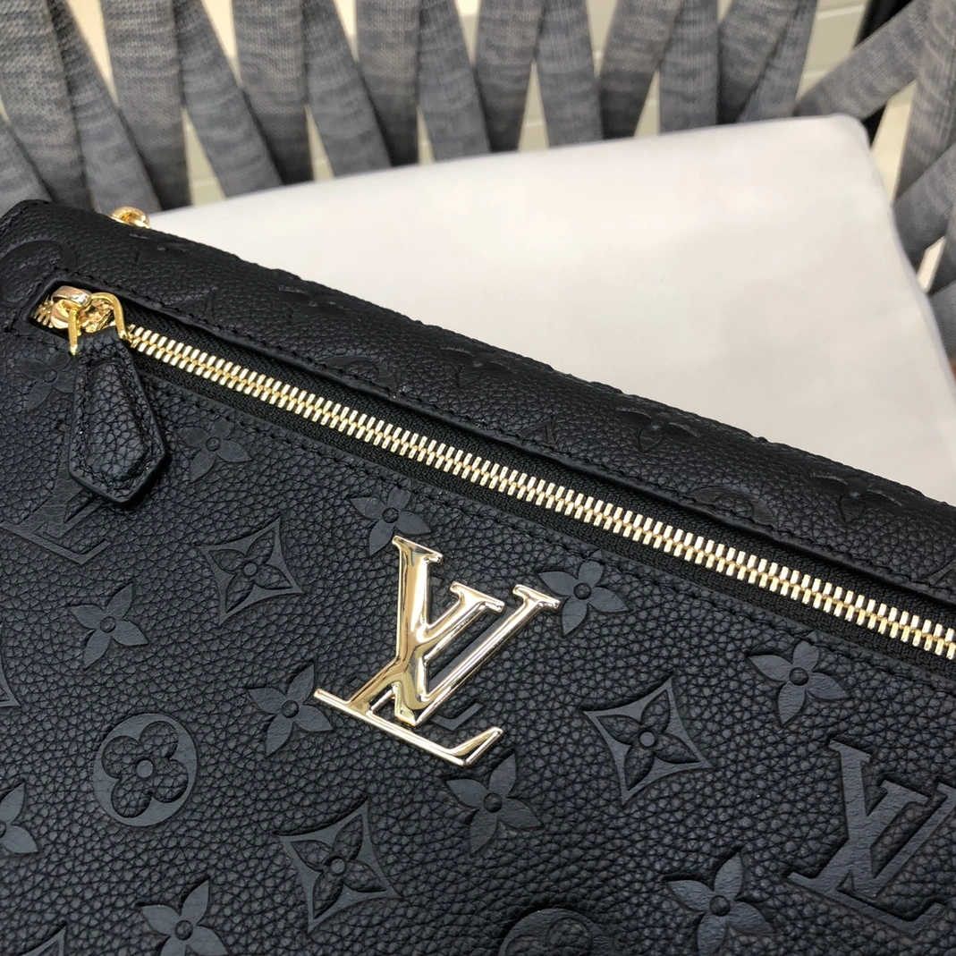Louis Vuitton AAA Man Wallets Popular 7609
