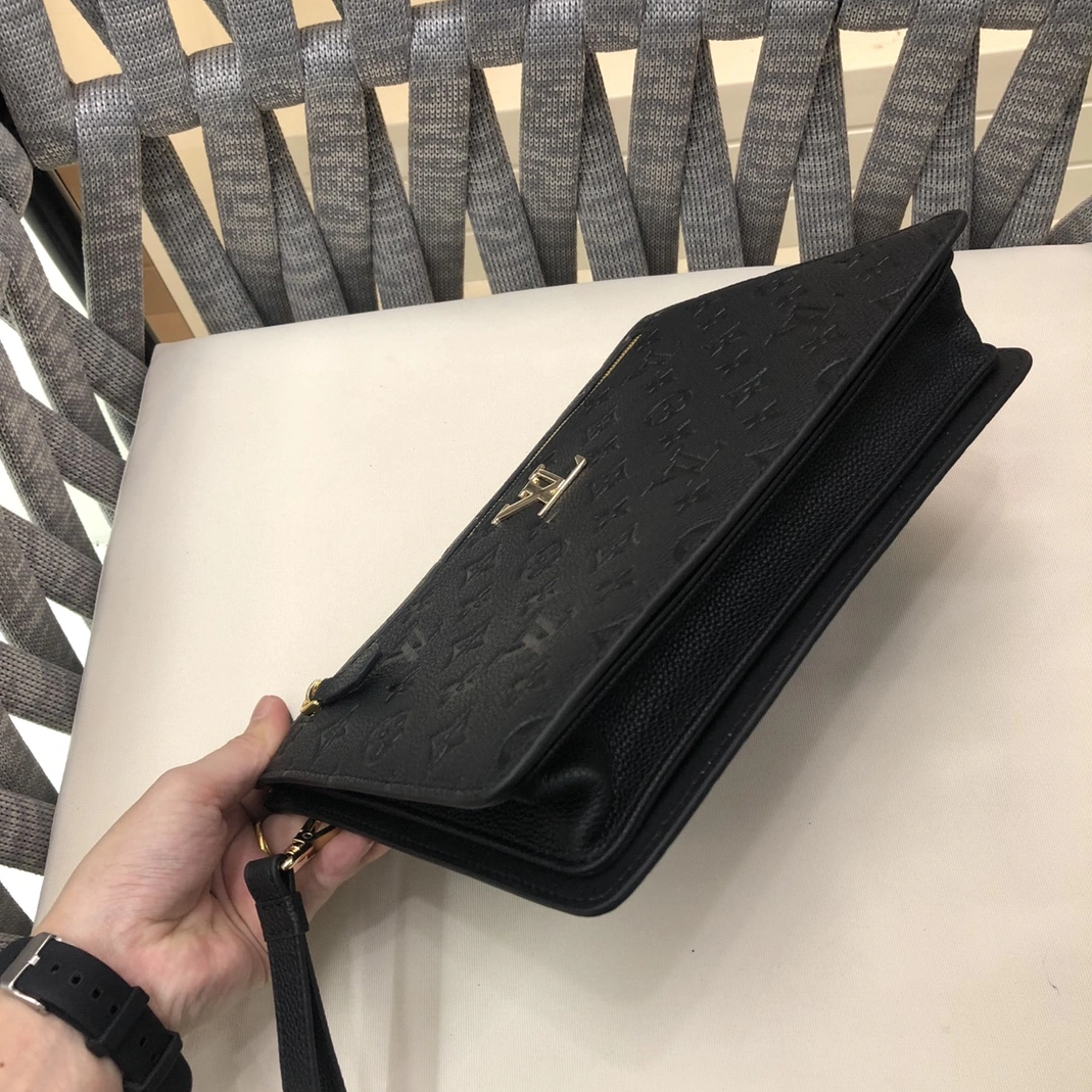 Louis Vuitton AAA Man Wallets Popular 7609