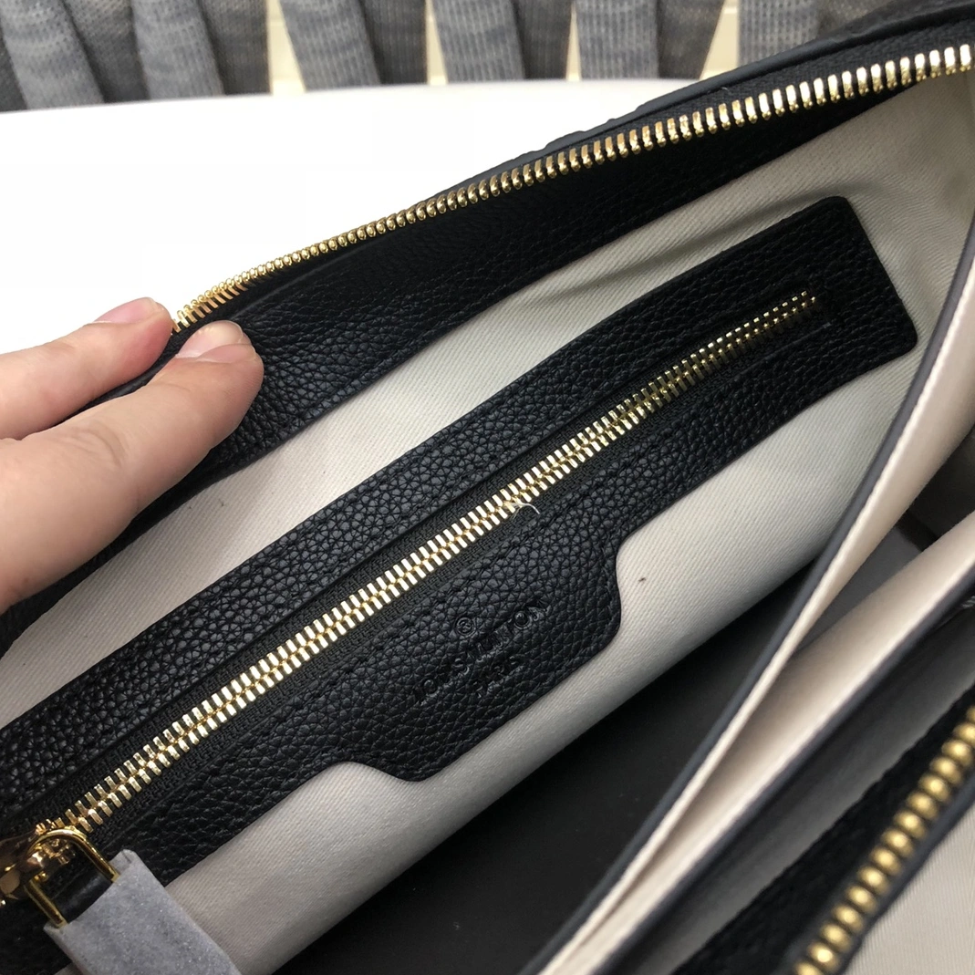 Louis Vuitton AAA Man Wallets Popular 7609