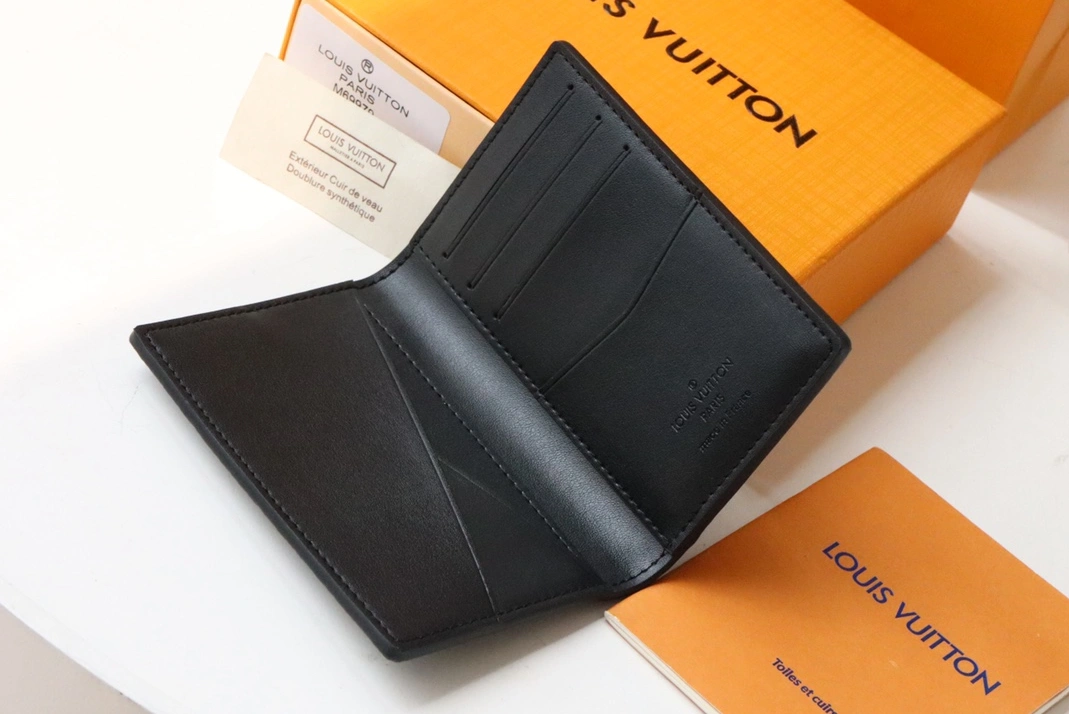 Louis Vuitton AAA Man Wallets Refined 9853