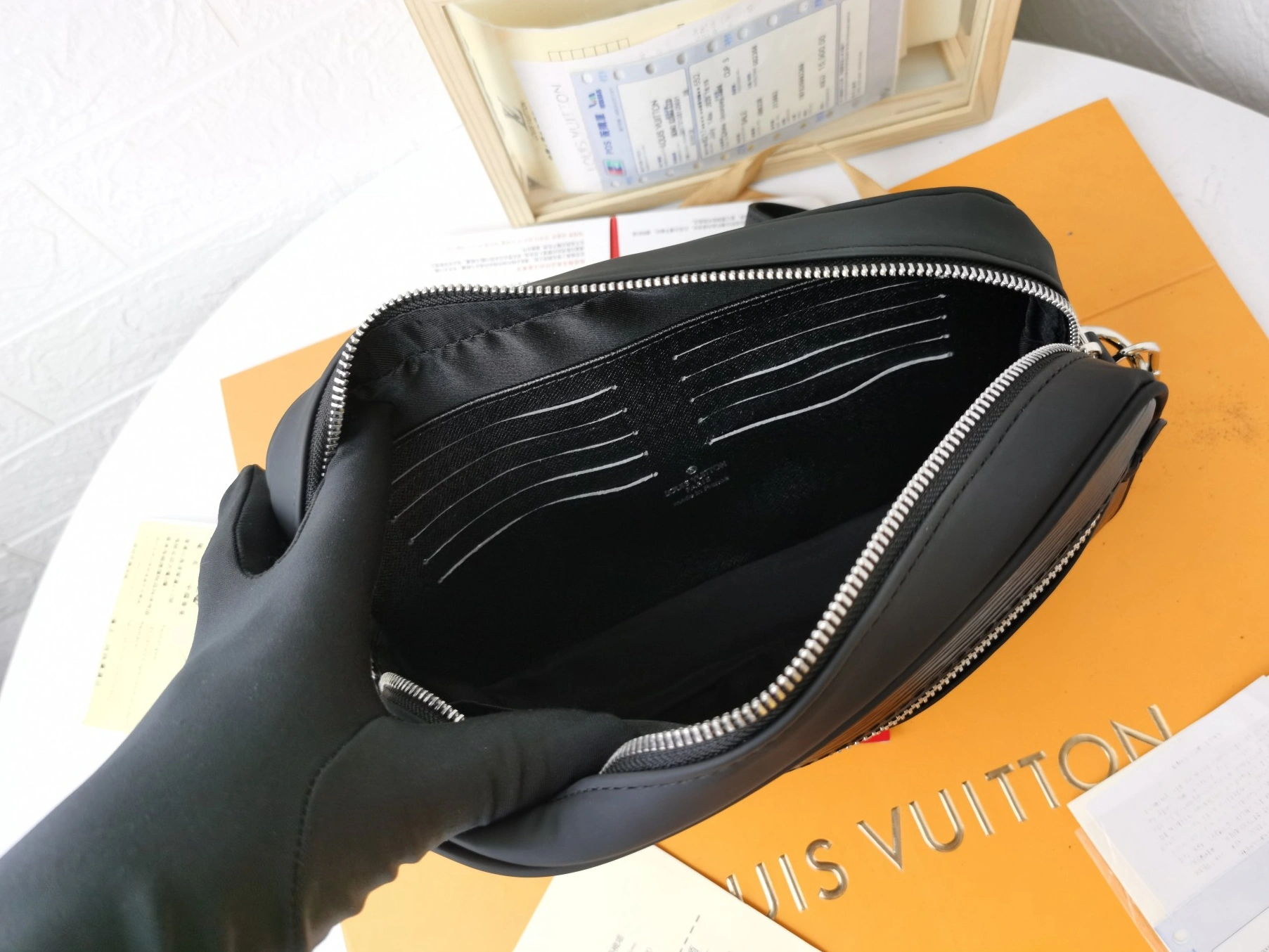 Louis Vuitton AAA Man Wallets Reliable 9253