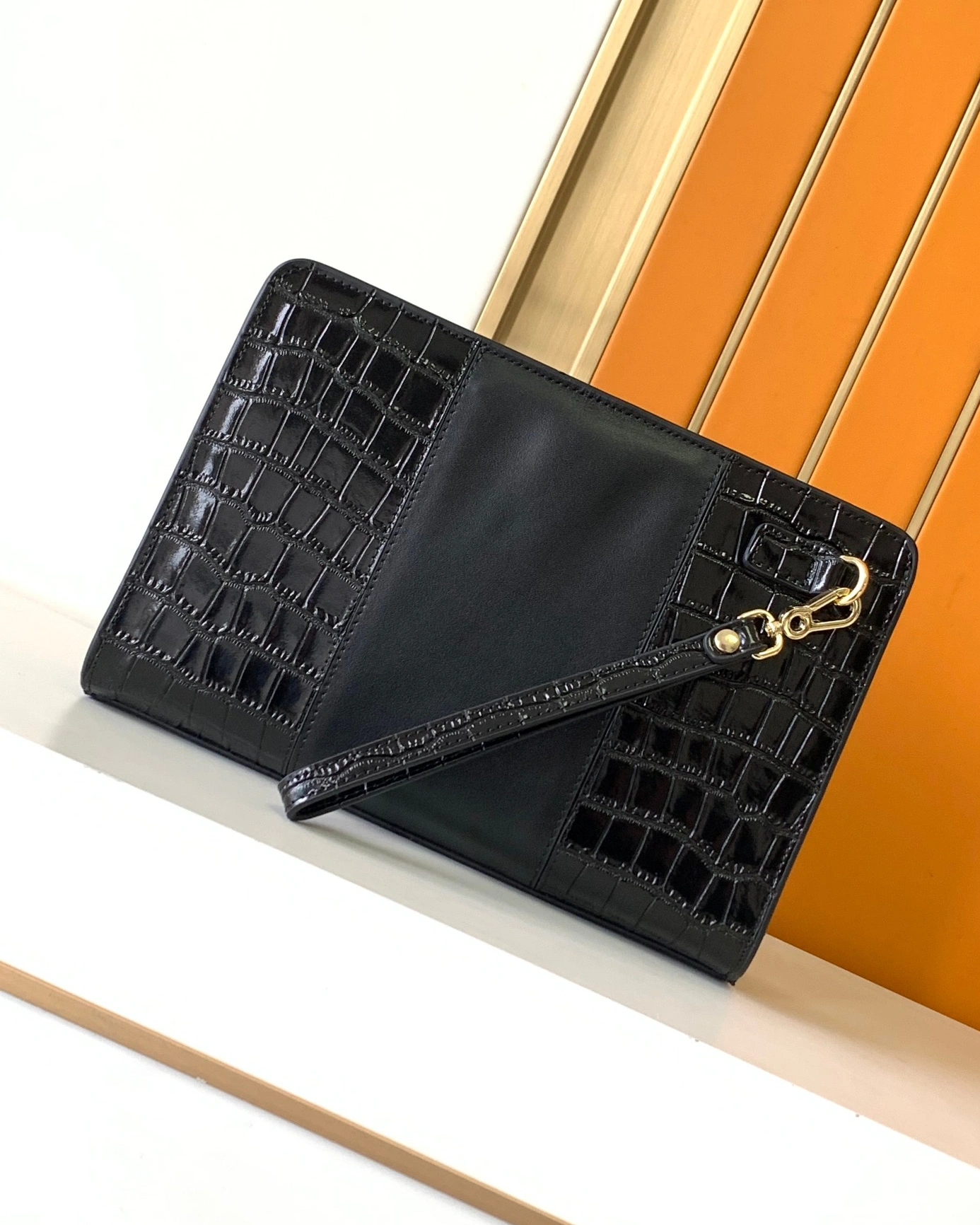 Louis Vuitton AAA Man Wallets Resilient 208