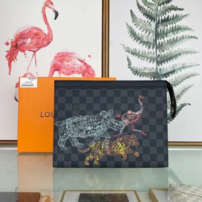 Louis Vuitton AAA Man Wallets Resilient 5453