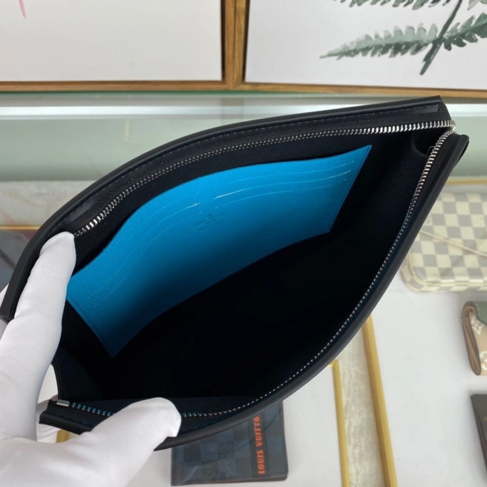 Louis Vuitton AAA Man Wallets Resilient 5453