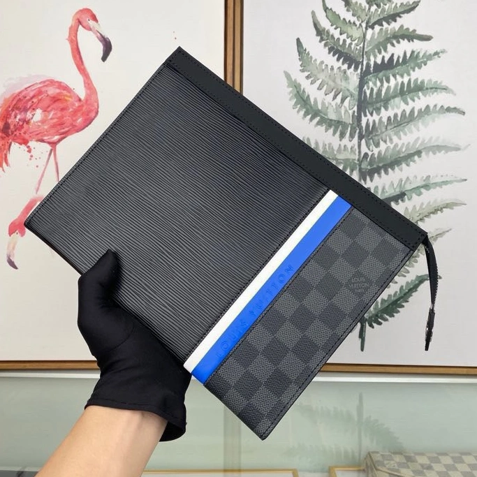 Louis Vuitton AAA Man Wallets Resilient 7740