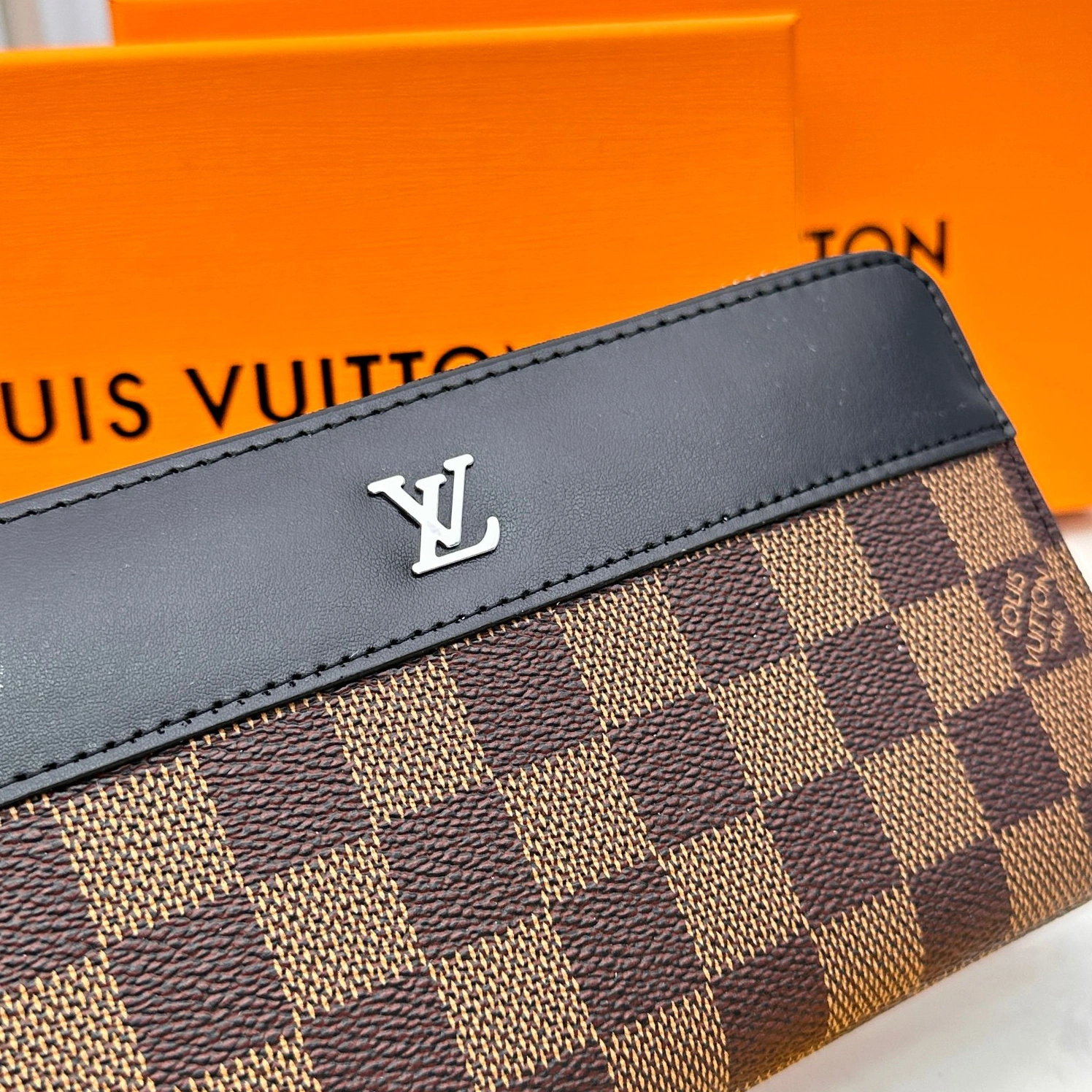 Louis Vuitton AAA Man Wallets Sleek 9991