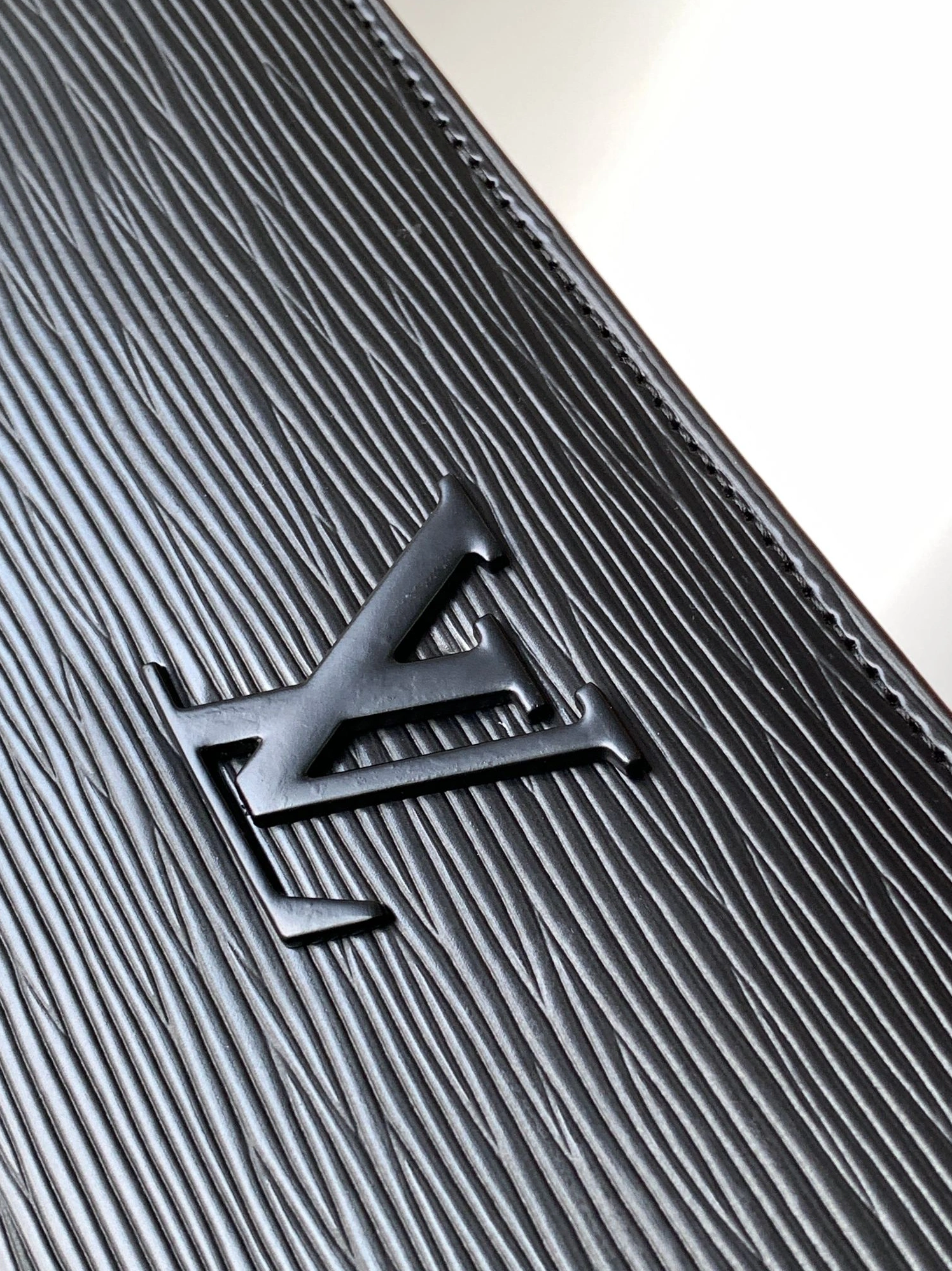 Louis Vuitton AAA Man Wallets SmartChoice 6526