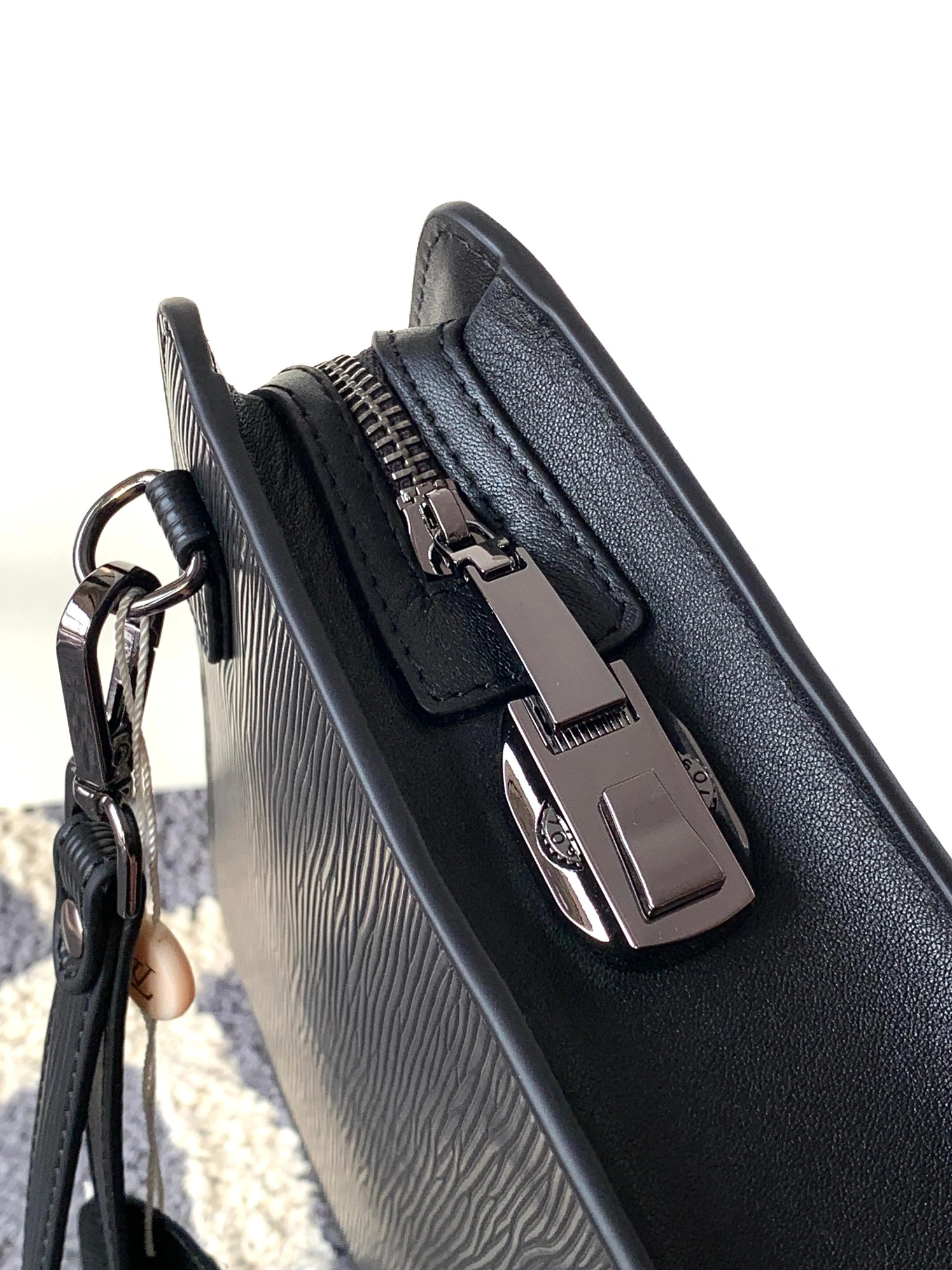 Louis Vuitton AAA Man Wallets SmartChoice 6526