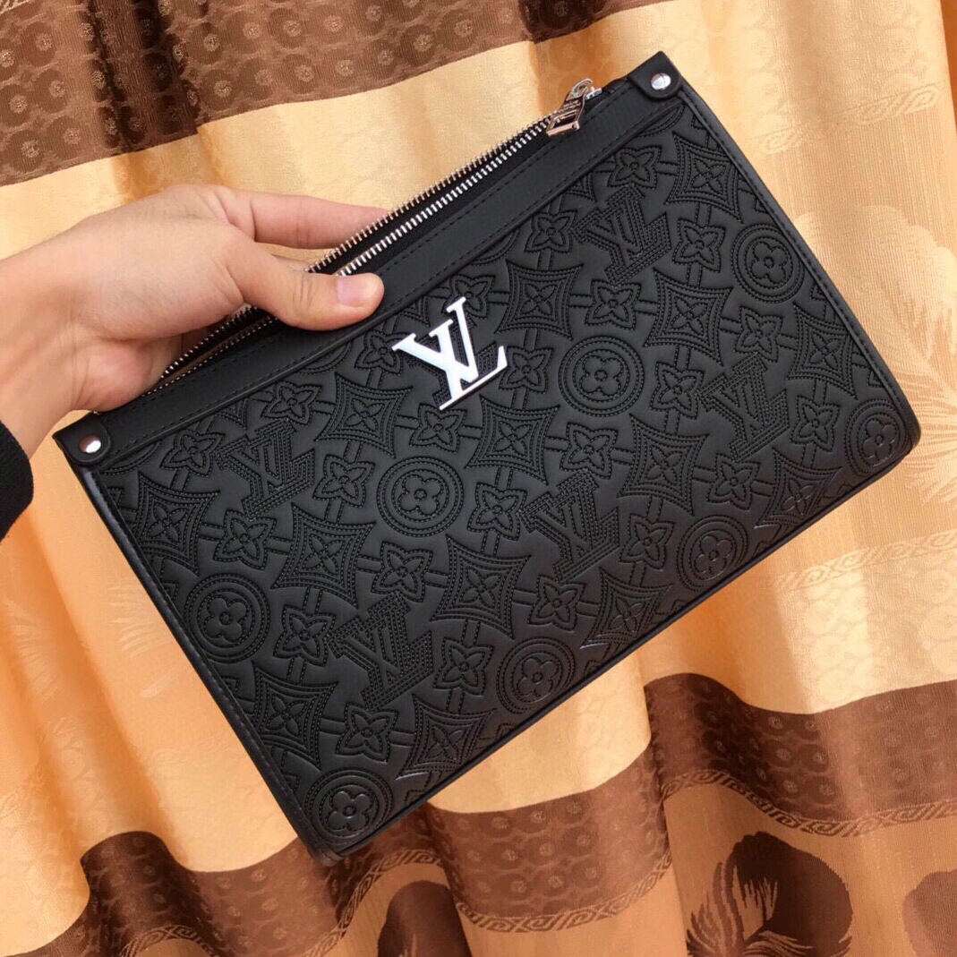 Louis Vuitton AAA Man Wallets SmartChoice 8366