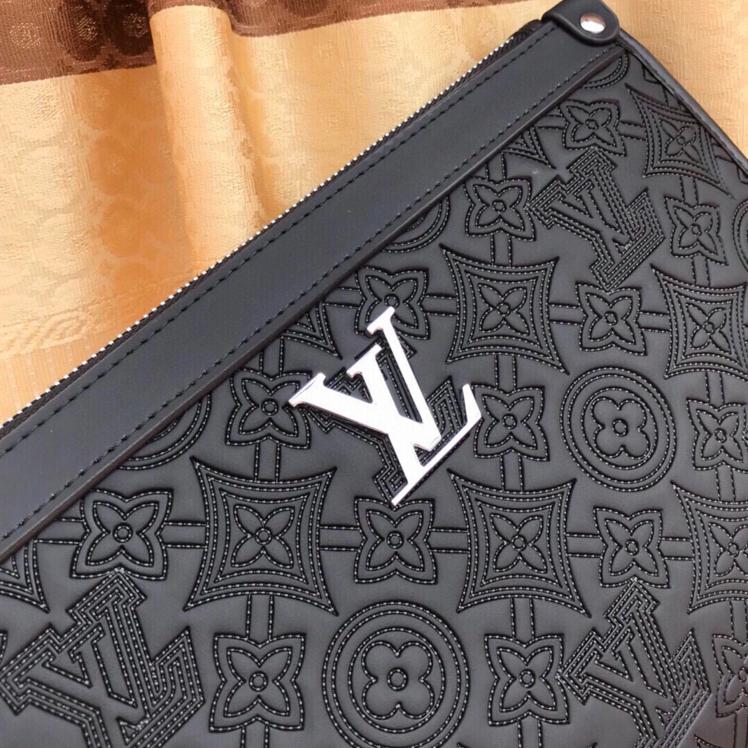 Louis Vuitton AAA Man Wallets SmartChoice 8366