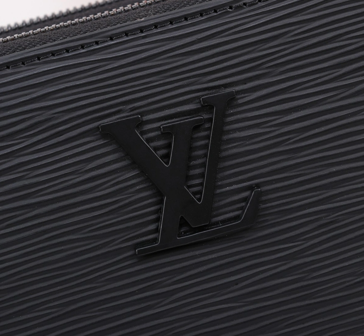 Louis Vuitton AAA Man Wallets SmartChoice 9001