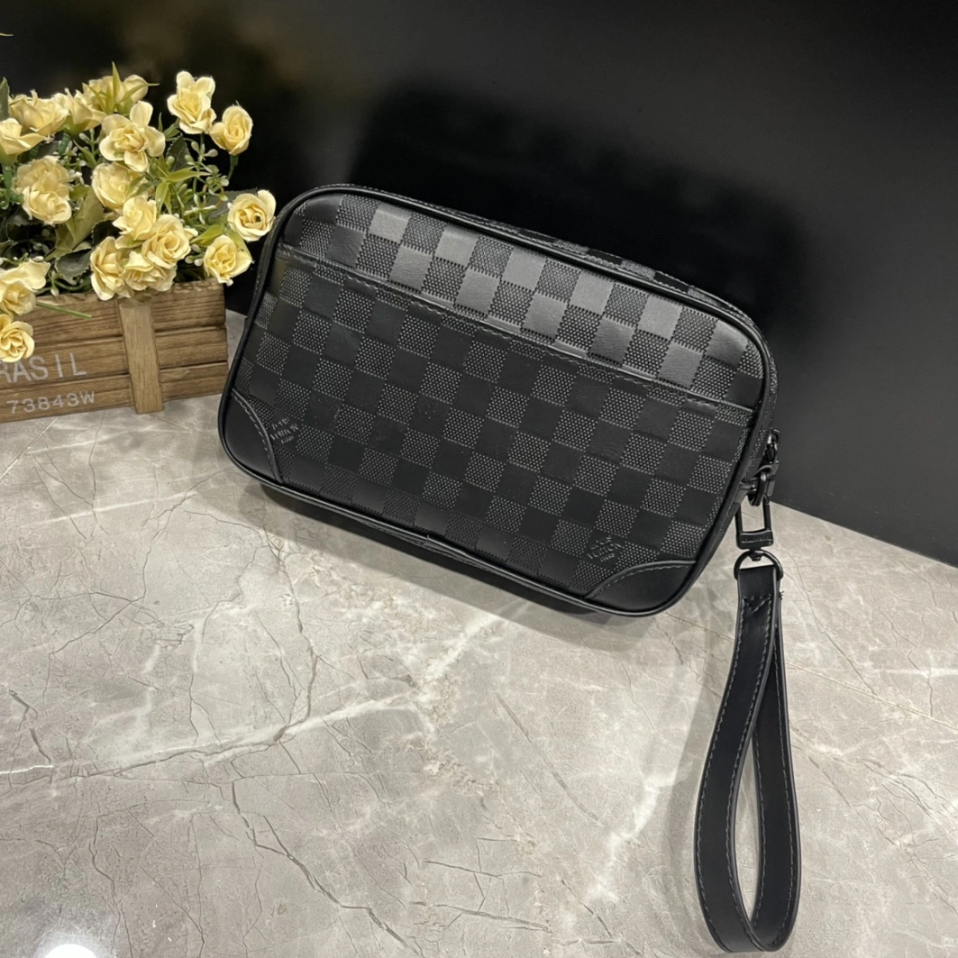 Louis Vuitton AAA Man Wallets Soft 2181