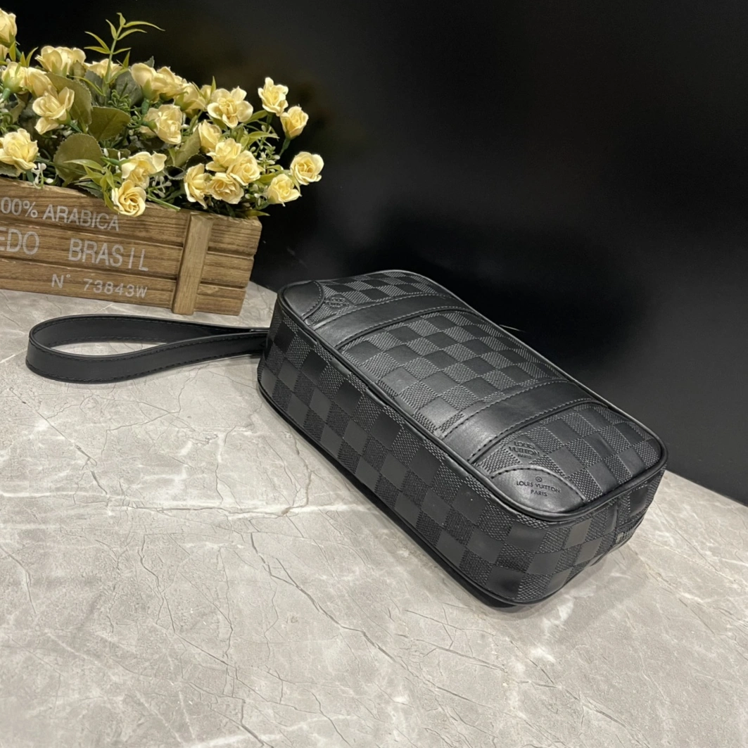 Louis Vuitton AAA Man Wallets Soft 2181