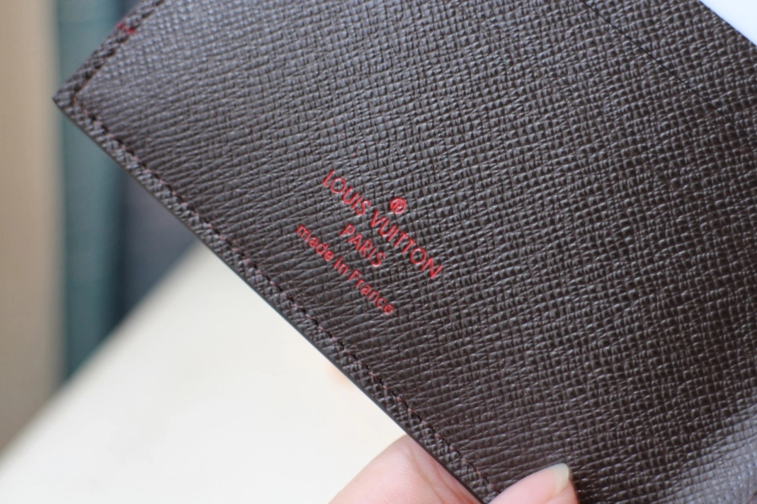 Louis Vuitton AAA Man Wallets Soft 3612