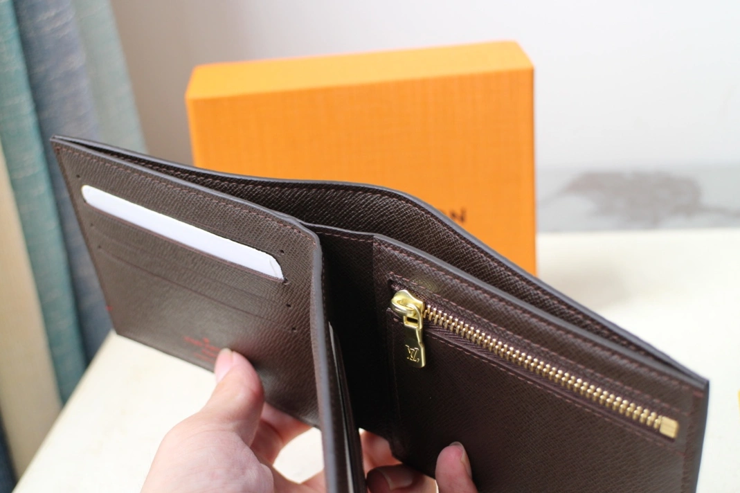 Louis Vuitton AAA Man Wallets Soft 3612