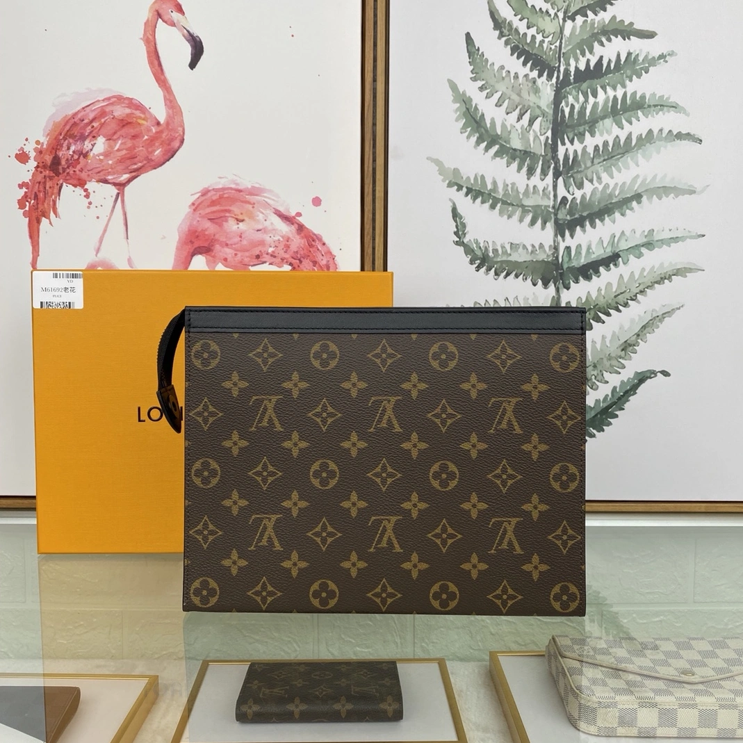 Louis Vuitton AAA Man Wallets Soft 8485