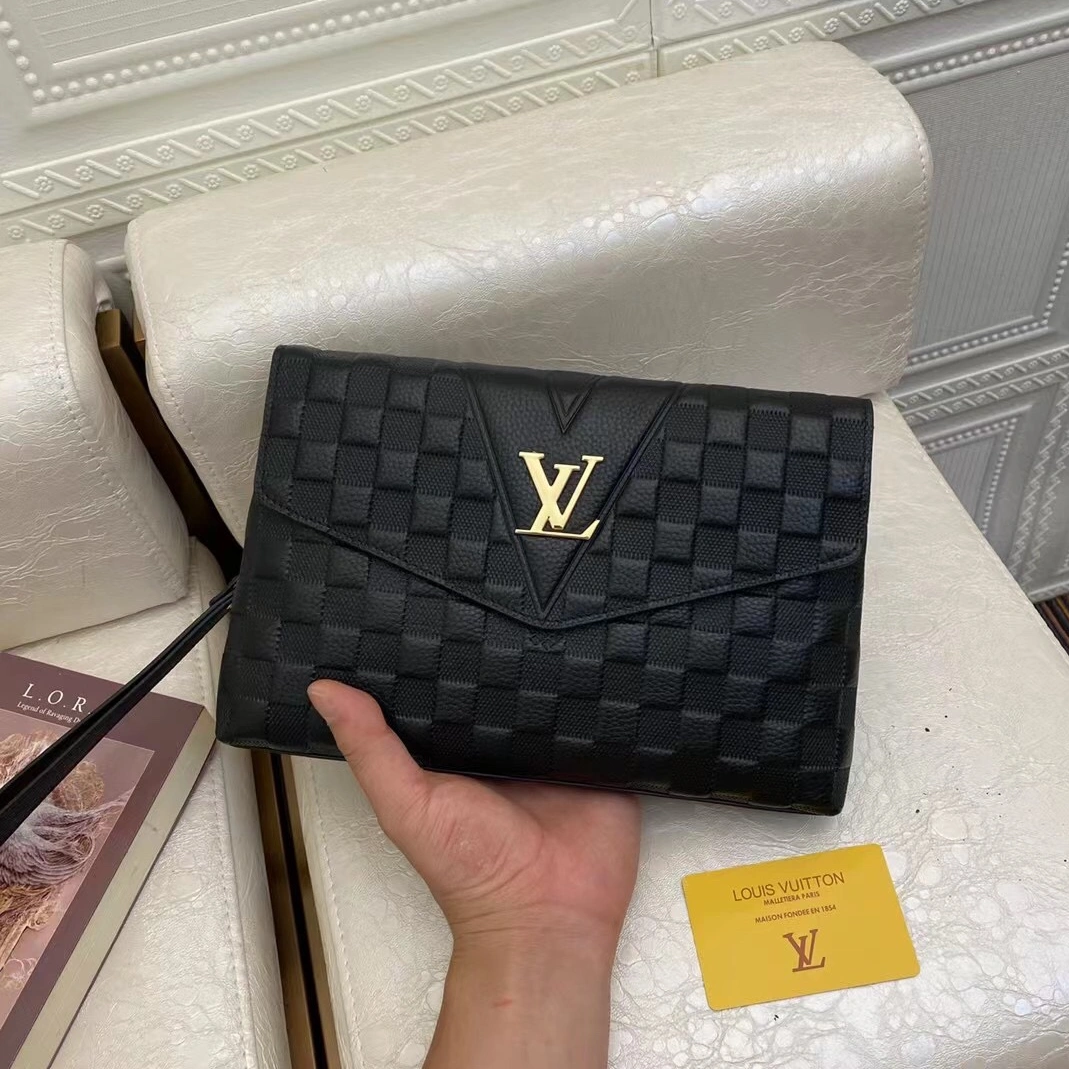 Louis Vuitton AAA Man Wallets Soft 9617