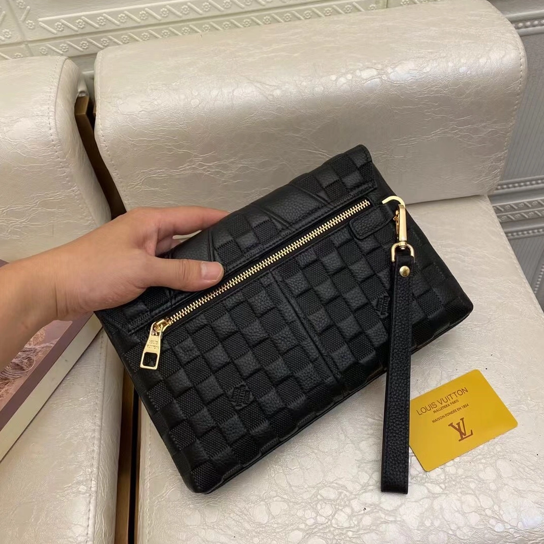 Louis Vuitton AAA Man Wallets Soft 9617