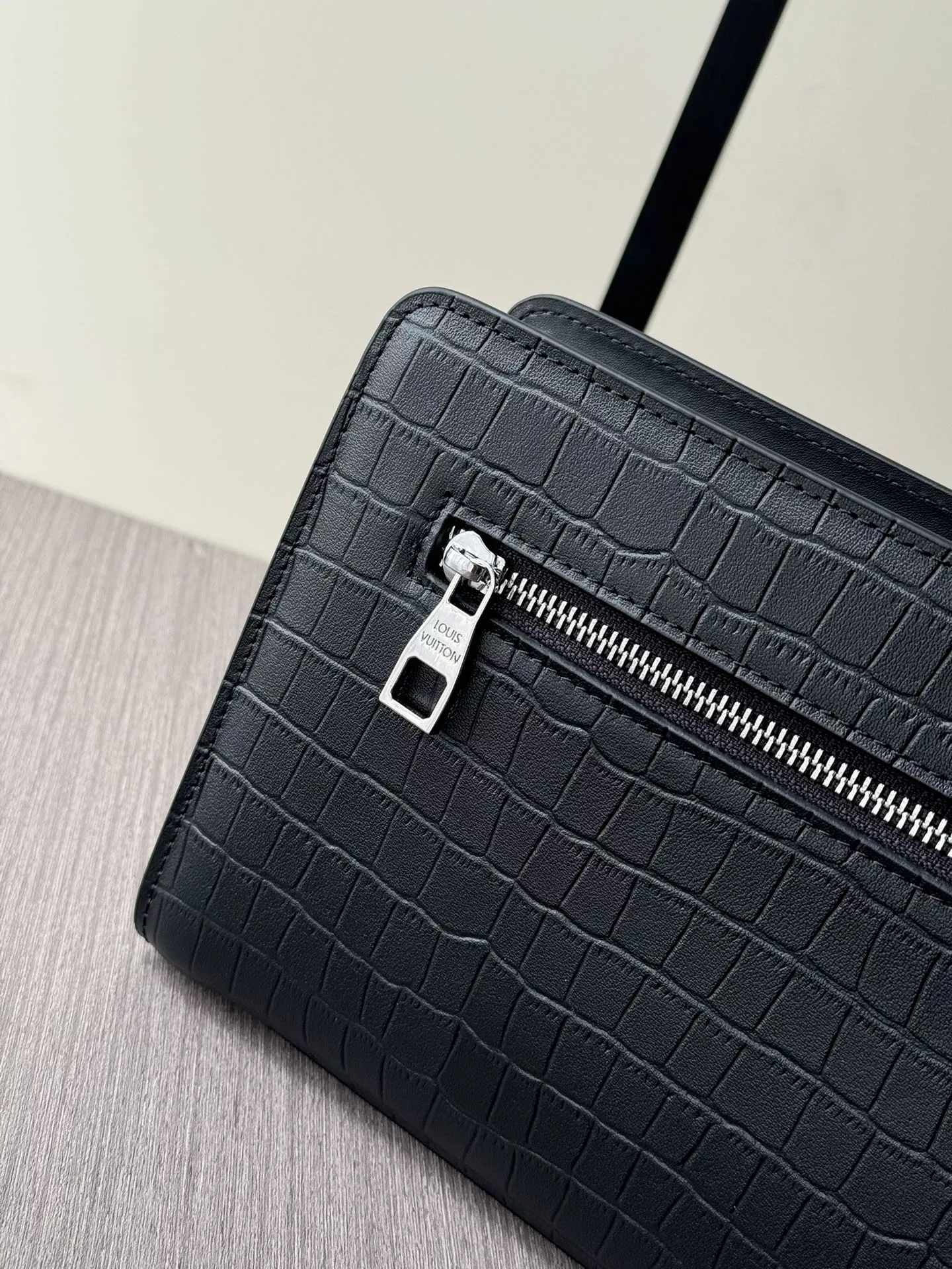 Louis Vuitton AAA Man Wallets Soft 9962