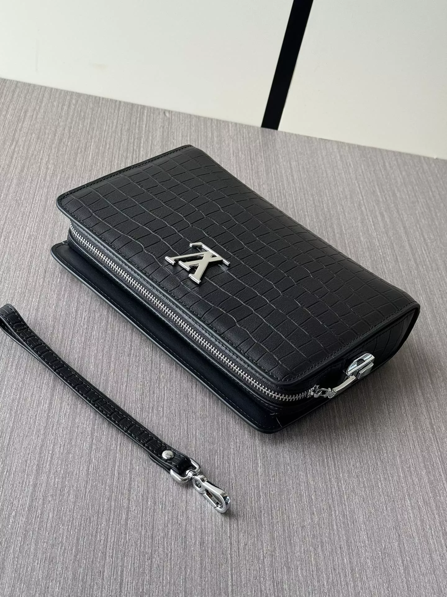 Louis Vuitton AAA Man Wallets Soft 9962