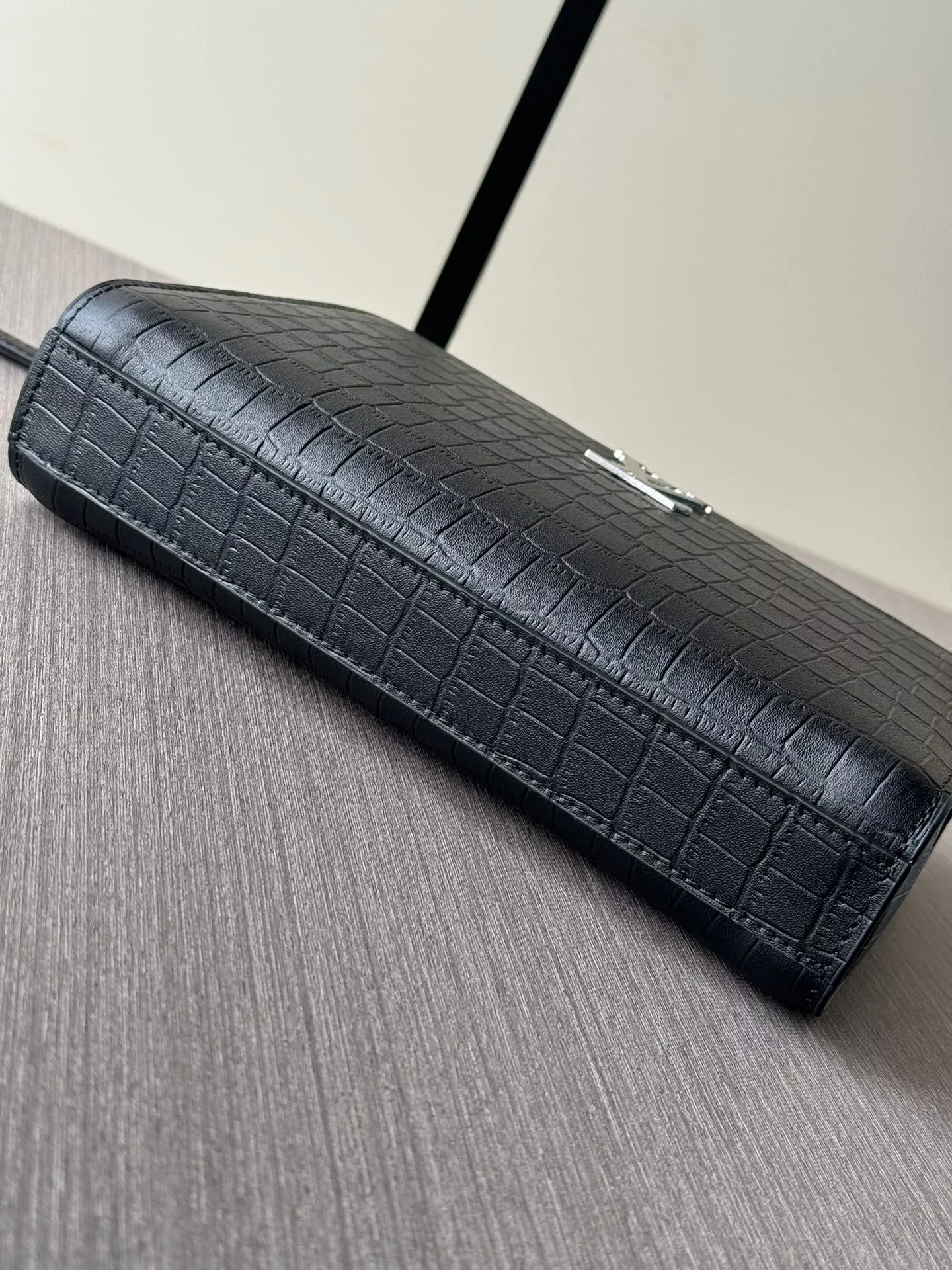Louis Vuitton AAA Man Wallets Soft 9962