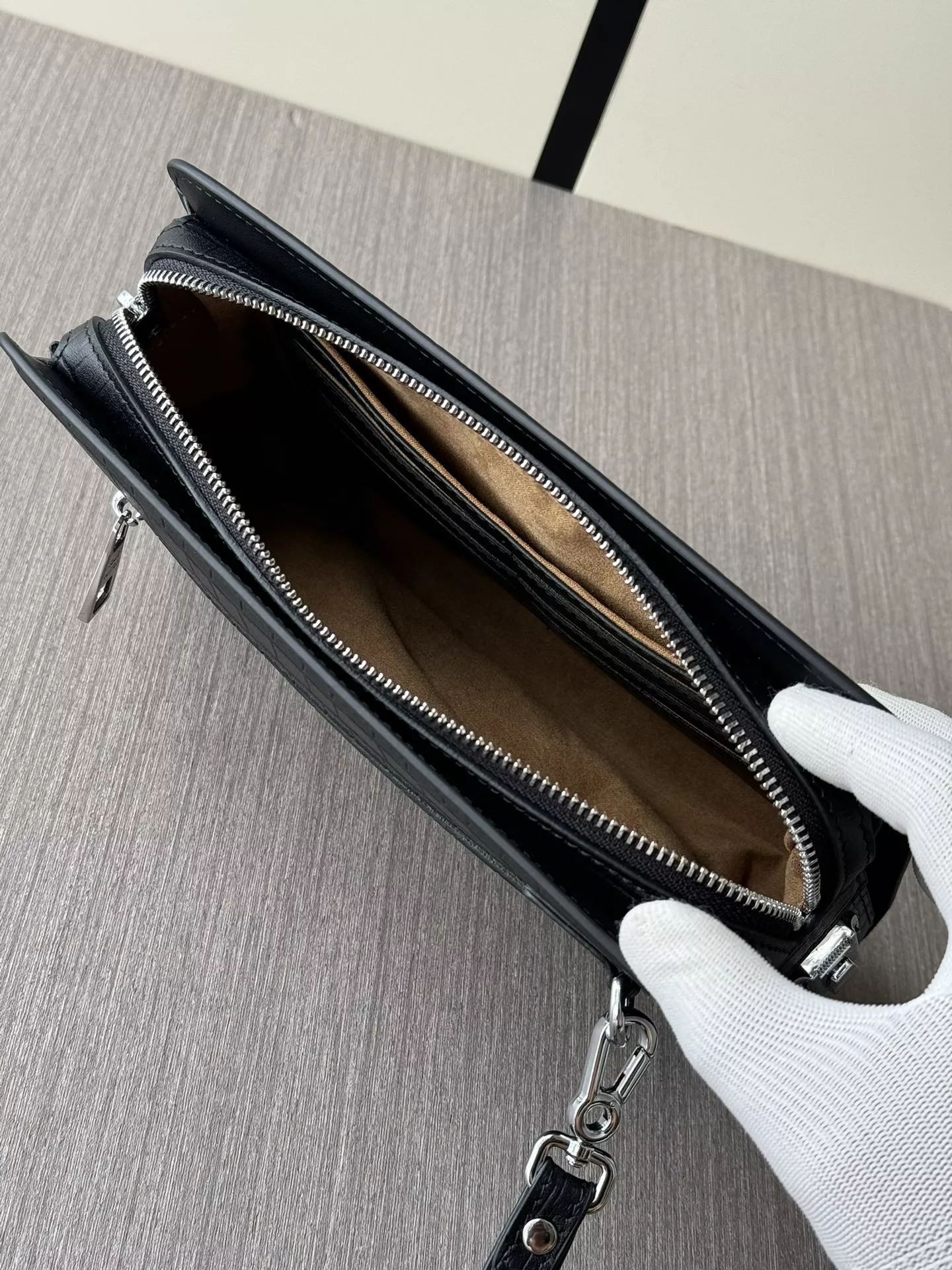 Louis Vuitton AAA Man Wallets Soft 9962