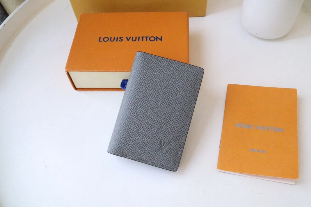 Louis Vuitton AAA Man Wallets Sophisticated 1244