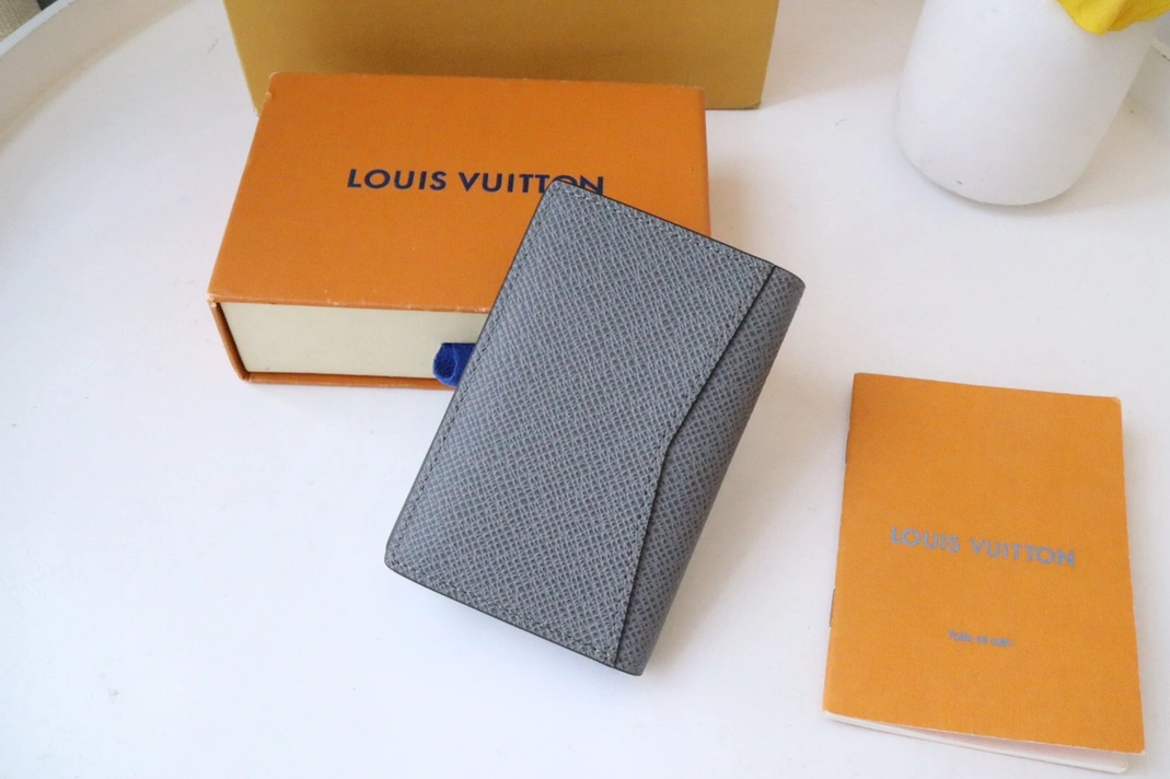 Louis Vuitton AAA Man Wallets Sophisticated 1244
