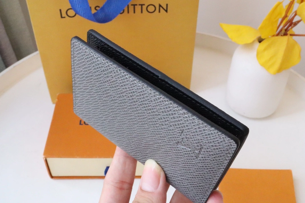 Louis Vuitton AAA Man Wallets Sophisticated 1244
