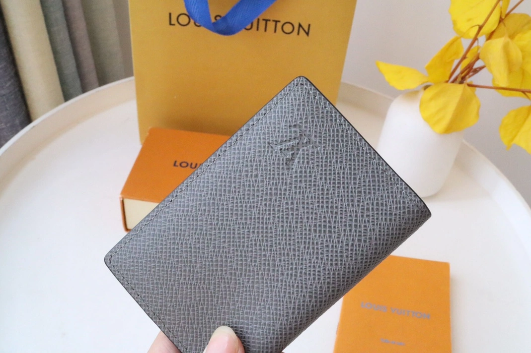 Louis Vuitton AAA Man Wallets Sophisticated 1244