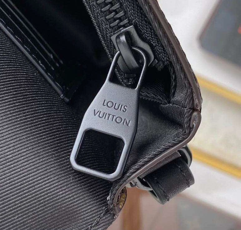 Louis Vuitton AAA Man Wallets SportInspired 5467