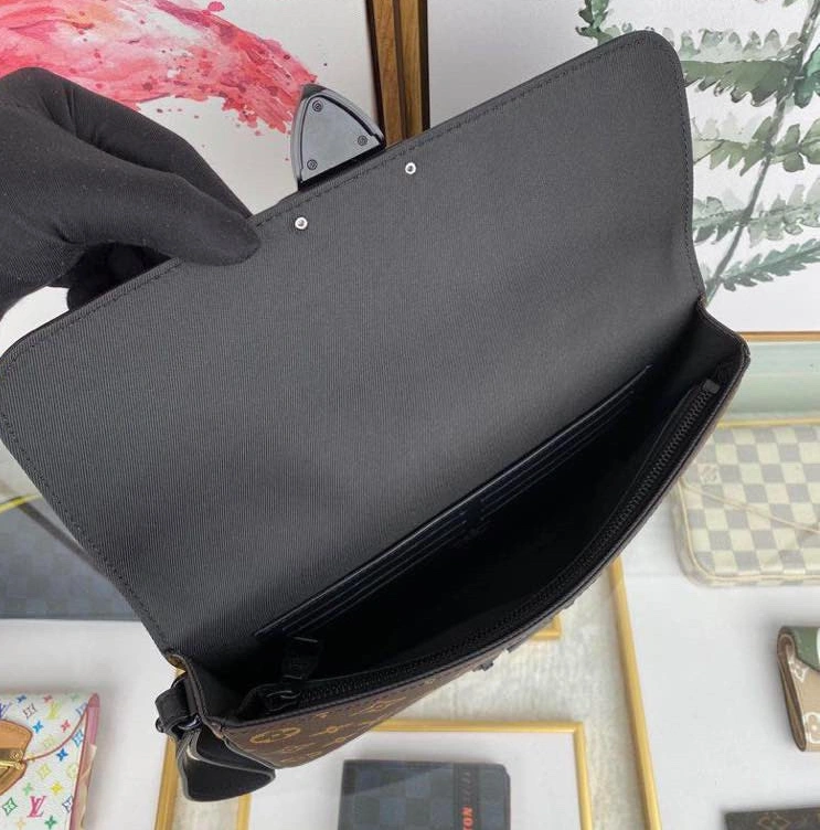 Louis Vuitton AAA Man Wallets SportInspired 5467