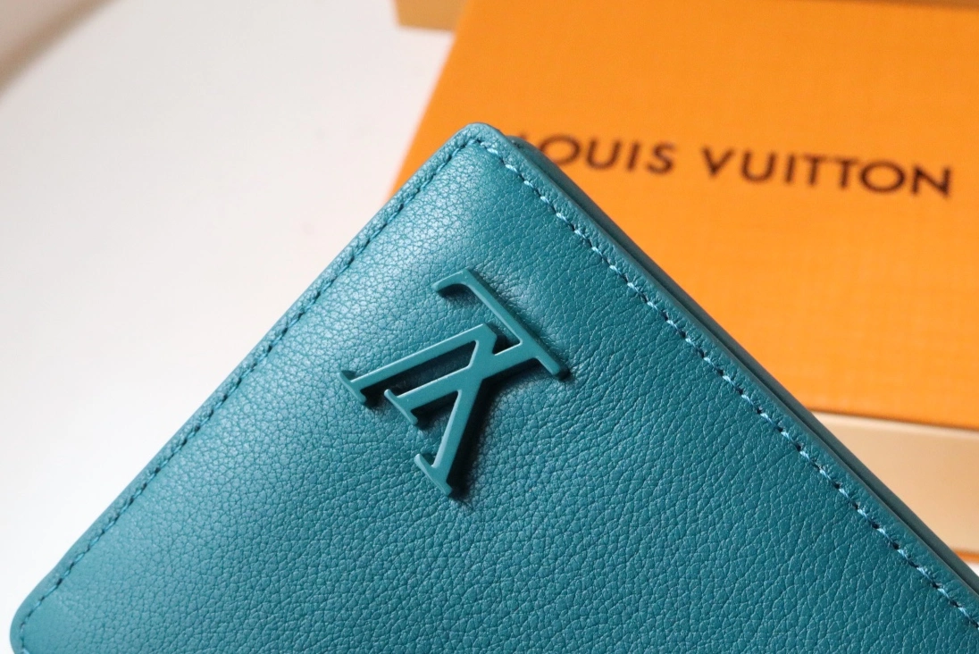 Louis Vuitton AAA Man Wallets StreetReady 1784