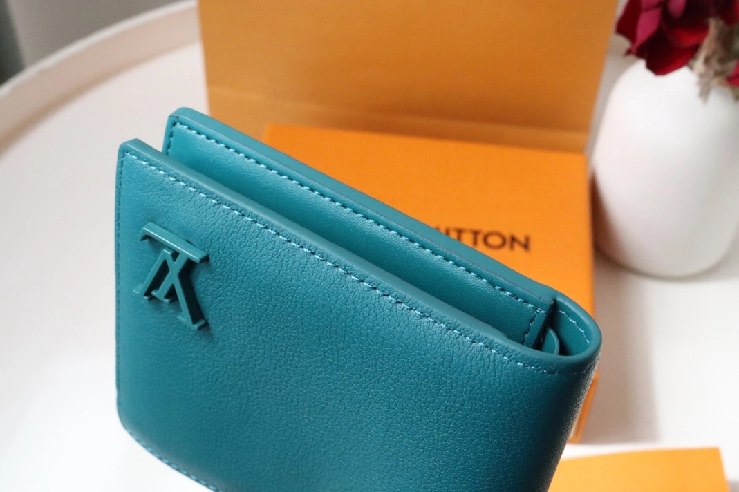 Louis Vuitton AAA Man Wallets StreetReady 1784