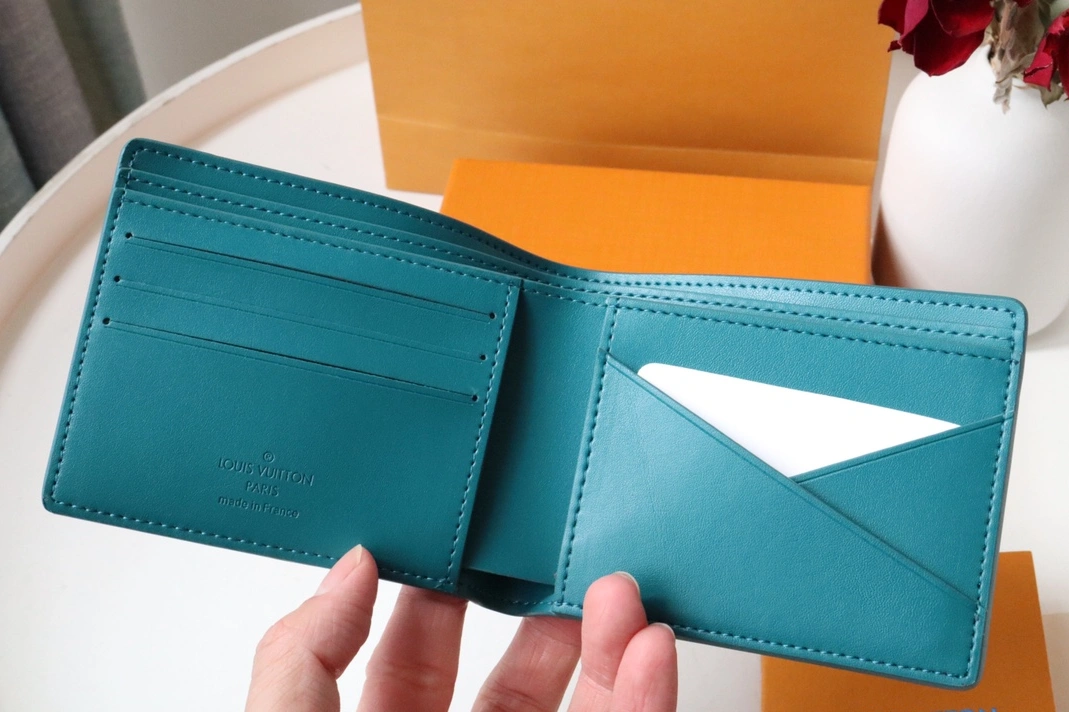Louis Vuitton AAA Man Wallets StreetReady 1784