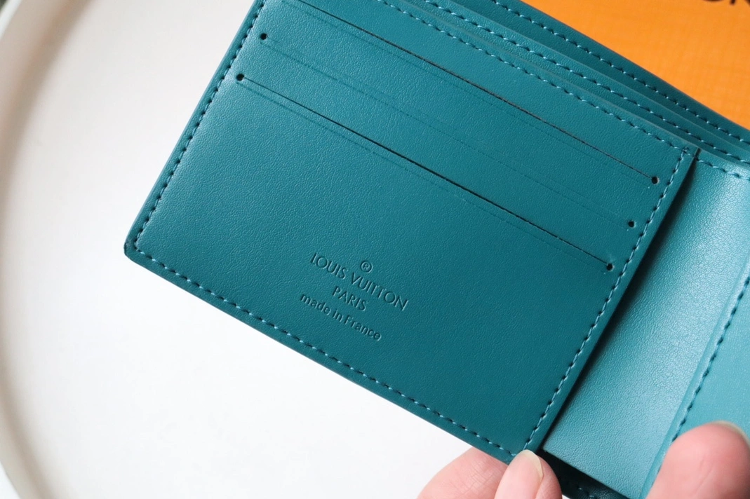 Louis Vuitton AAA Man Wallets StreetReady 1784