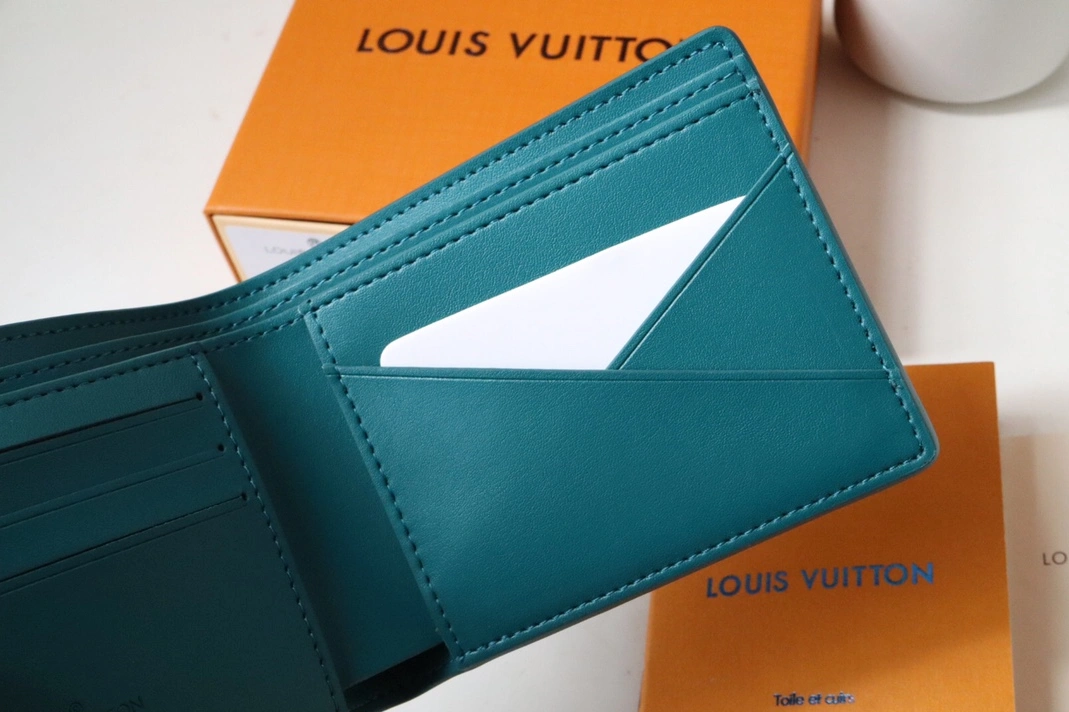 Louis Vuitton AAA Man Wallets StreetReady 1784