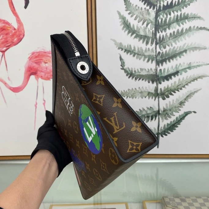 Louis Vuitton AAA Man Wallets Stylish 3650