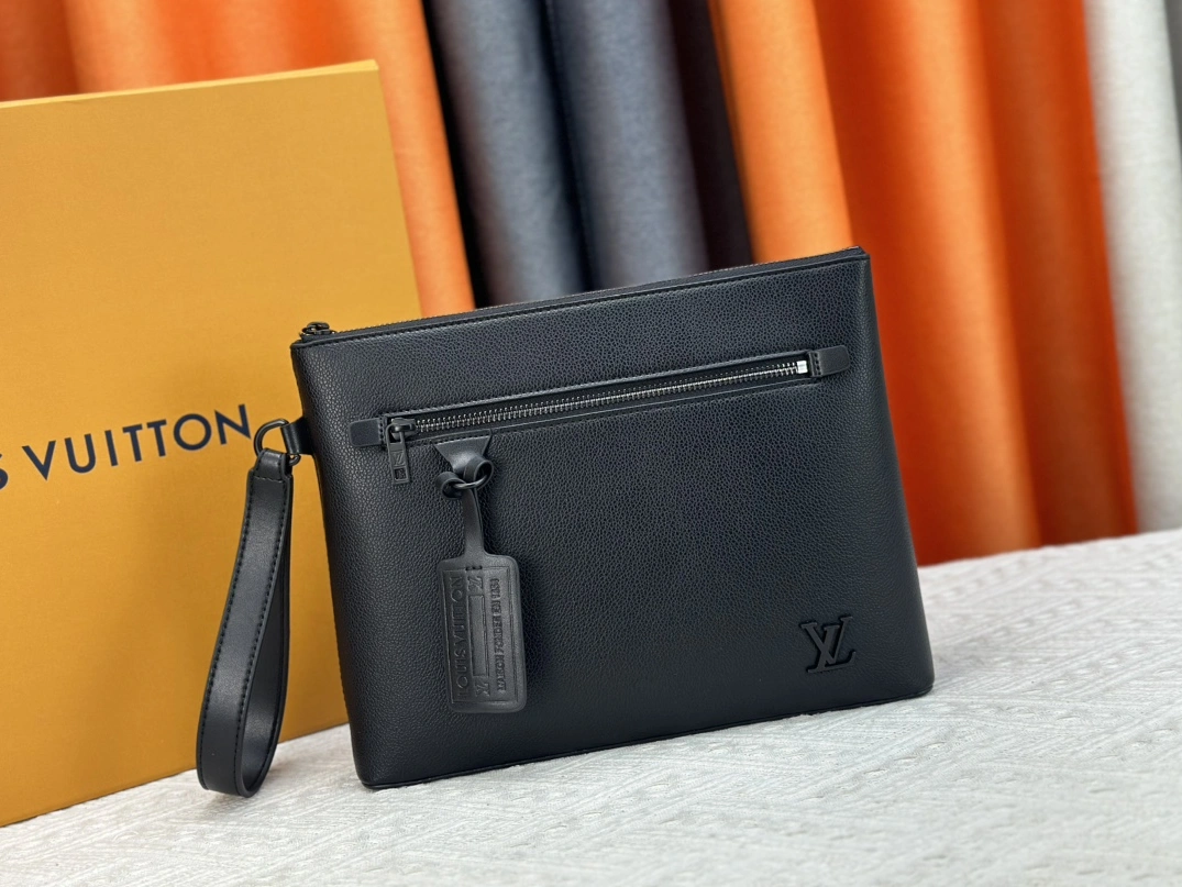Louis Vuitton AAA Man Wallets Stylish 7356