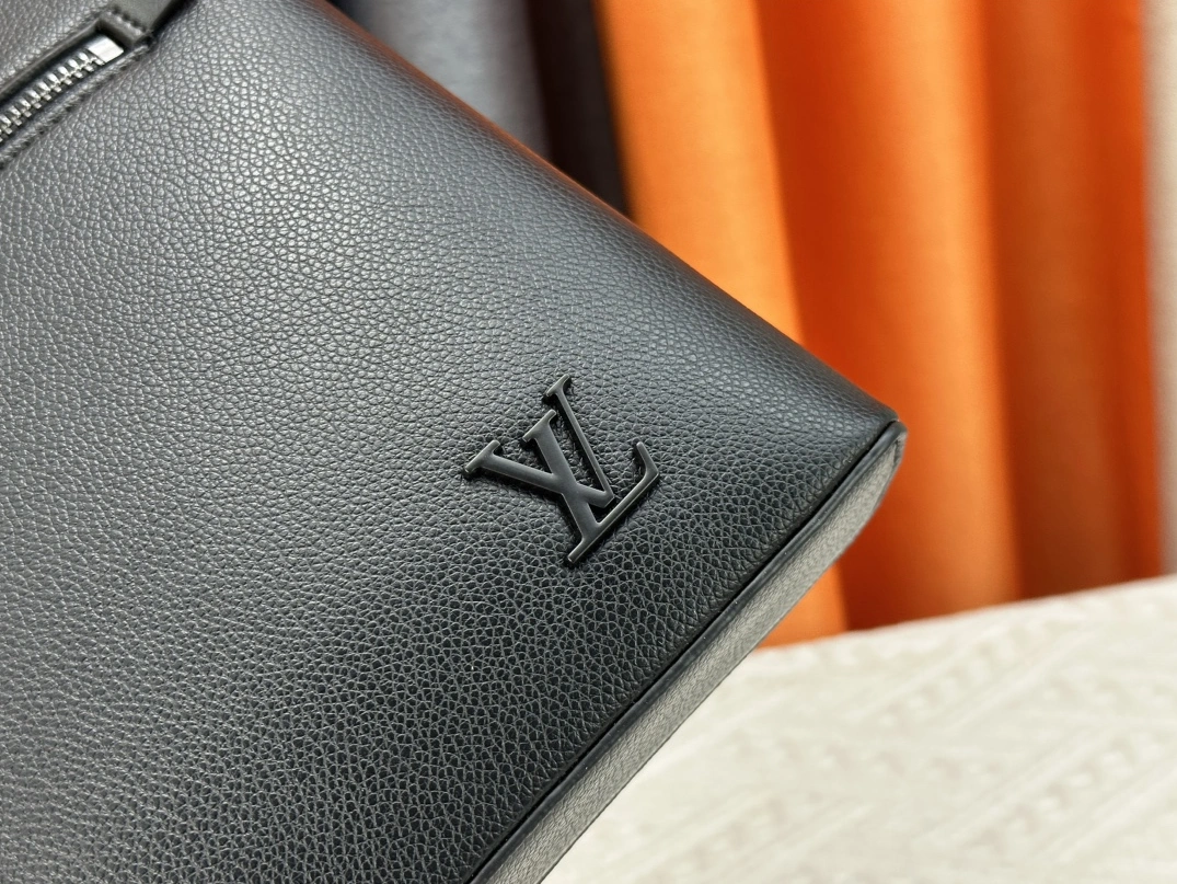 Louis Vuitton AAA Man Wallets Stylish 7356
