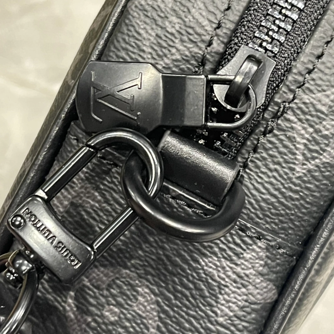 Louis Vuitton AAA Man Wallets Timeless 1791