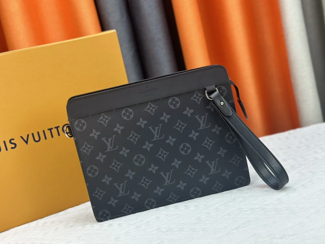 Louis Vuitton AAA Man Wallets TopPick 6822